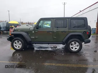 2021 Jeep Wrangler Unlimited Willys with VIN 1C4HJXDN5MW592125, listed as a IAAI auction lot 40821100 with 82,109 mi miles and . Bid and sale history available at DreamBid. Image 14.