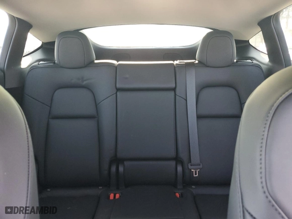 2024 Tesla Model Y with VIN 7SAYGDED4RF032615, listed as a Copart auction lot 43135135 with 2,061 mi miles and Salvage Title. Bid and sale history available at carsss.com. Image 10.