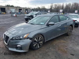 2019 Nissan Altima 2.5 SV with VIN 1N4BL4DV5KC168351, listed as a IAAI auction lot 41942156 with 82,095 mi miles. Bid and sale history available at carsss.com. Image 18.