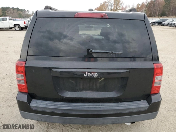 2011 Jeep Patriot Latitude with VIN 1J4NT1GA4BD102733, listed as a Copart auction lot 82229834 with 193,808 mi miles and Salvage Title. Bid and sale history available at carsss.com. Image 6.