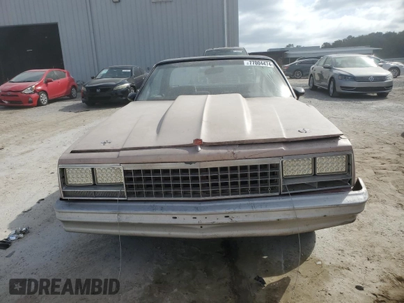 1982 Chevrolet El Camino z VIN 1GCCW80HXCR198571, wystawiony jako Copart lot #77004474 z przebiegiem 70 899 mil mil oraz Szkoda całkowita • Salvage title. Historia ofert i sprzedaży dostępna na DreamBid. Obrazek 5.