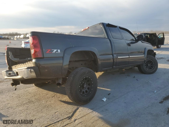 2004 Chevrolet Silverado 1500 Z71 with VIN 2GCEK19T941106931, listed as a Copart auction lot 46721185 with 184,069 mi miles and Salvage Title. Bid and sale history available at carsss.com. Image 3.