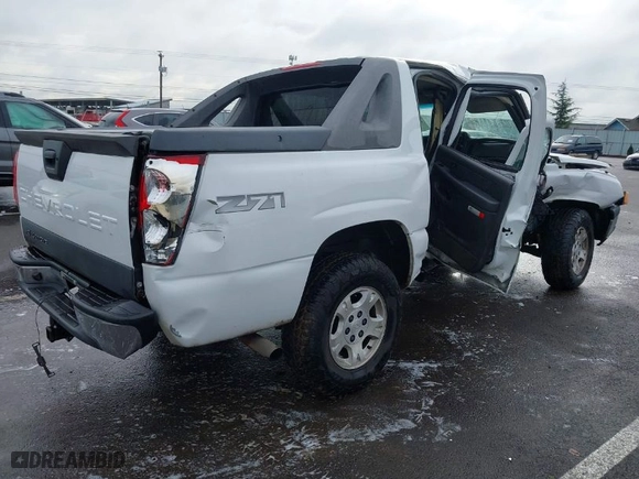 2003 Chevrolet Avalanche with VIN 3GNEK13T33G324093, listed as a IAAI auction lot 41524112 with 169,429 mi miles. Bid and sale history available at carsss.com. Image 4.