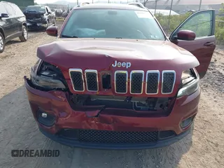2020 Jeep Cherokee Latitude Plus z VIN 1C4PJMLB6LD585258, wystawiony jako IAAI lot #42411918 z przebiegiem 42 097 mil mil oraz . Historia ofert i sprzedaży dostępna na DreamBid. Obrazek 6.