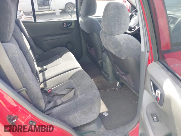 2004 Hyundai Santa Fe GLS with VIN KM8SC13D34U638662, listed as a IAAI auction lot 42126589 with 196,428 mi miles. Bid and sale history available at carsss.com. Image 8.