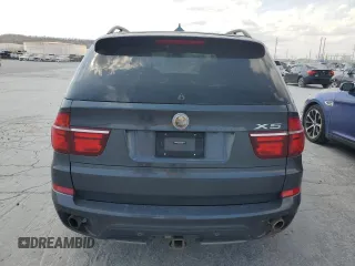 2013 BMW X5 xDrive35i z VIN 5UXZV4C54D0B14923, wystawiony jako Copart lot #50929385 z przebiegiem 249 533 mil mil oraz Tytuł czysty. Historia ofert i sprzedaży dostępna na DreamBid. Obrazek 6.