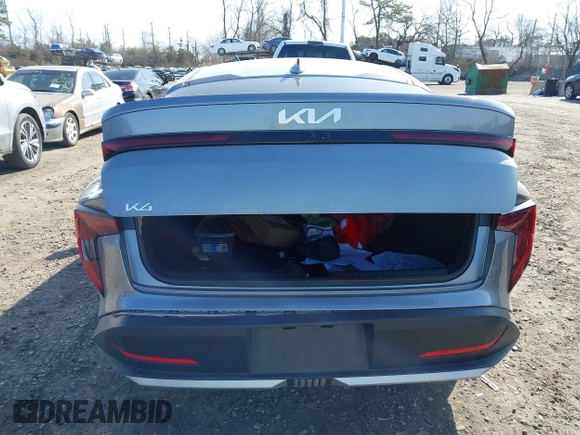 2025 Kia K4 LXS with VIN 3KPFT4DE8SE006962, listed as a IAAI auction lot 41914454 with 2,943 mi miles. Bid and sale history available at carsss.com. Image 17.