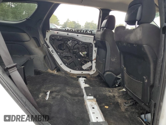 2019 Dodge Durango Pursuit z VIN 1C4RDJFGXKC764977, wystawiony jako Copart lot #81799474 z przebiegiem Nie podano mil oraz Nie do naprawy • Non repairable. Historia ofert i sprzedaży dostępna na DreamBid. Obrazek 11.