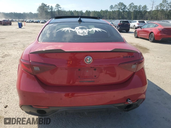 2019 Alfa Romeo Giulia z VIN ZARFAMANXK7622890, wystawiony jako Copart lot #46255435 z przebiegiem 86 630 mil mil oraz Szkody całkowita. Historia ofert i sprzedaży dostępna na DreamBid. Obrazek 6.