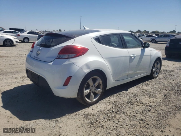 2015 Hyundai Veloster RE:FLEX with VIN KMHTC6AD2FU234047, listed as a Copart auction lot 70928094 with 111,729 mi miles and Clean Title. Bid and sale history available at carsss.com. Image 3.