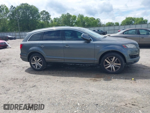 2015 Audi Q7 Premium Plus z VIN WA1LGAFE9FD014721, wystawiony jako IAAI lot #42403743 z przebiegiem 152 615 mil mil oraz . Historia ofert i sprzedaży dostępna na DreamBid. Obrazek 13.