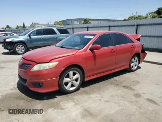 2011 Toyota Camry LE z VIN 4T1BF3EK8BU191354, wystawiony jako Copart lot #59054445 z przebiegiem 241 758 mil mil oraz Szkoda całkowita • Salvage title. Historia ofert i sprzedaży dostępna na DreamBid. Obrazek 1.