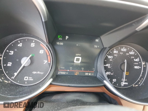 2018 Alfa Romeo Giulia Ti Lusso z VIN ZARFAEEN3J7570422, wystawiony jako Copart lot #53567845 z przebiegiem 27 932 mil mil oraz Szkoda całkowita • Salvage title. Historia ofert i sprzedaży dostępna na DreamBid. Obrazek 9.
