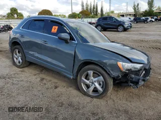 2021 Audi Q3 Premium with VIN WA1AUCF32M1136443, listed as a Copart auction lot 45884433 with 40,593 mi miles. Bid and sale history available at carsss.com. Image 4.