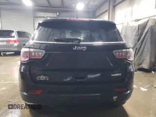 2018 Jeep Compass Latitude z VIN 3C4NJDBB9JT162108, wystawiony jako Copart lot #85360424 z przebiegiem 129 004 mil mil oraz Szkoda całkowita • Salvage title. Historia ofert i sprzedaży dostępna na DreamBid. Obrazek 6.