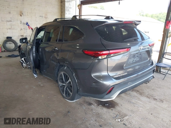 2021 Toyota Highlander XSE with VIN 5TDLZRBH6MS082409, listed as a IAAI auction lot 40172495 with 29,328 mi miles and . Bid and sale history available at DreamBid. Image 3.