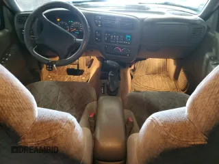 1998 GMC Jimmy SLT with VIN 1GKDT13W3W2521651, listed as a Copart auction lot 46492945 with 240,384 mi miles and Clean Title. Bid and sale history available at carsss.com. Image 8.