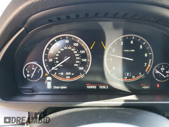 2014 BMW X5 xDrive50i with VIN 5UXKR6C54E0J72983, listed as a Copart auction lot 51047625 with 100,692 mi miles and Salvage Title. Bid and sale history available at carsss.com. Image 9.