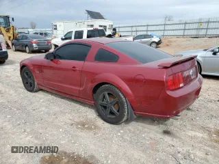 2007 Ford Mustang GT Deluxe z VIN 1ZVHT82H775369752, wystawiony jako Copart lot #48402155 z przebiegiem 99 959 mil mil oraz Szkoda całkowita • Salvage title. Historia ofert i sprzedaży dostępna na DreamBid. Obrazek 2.