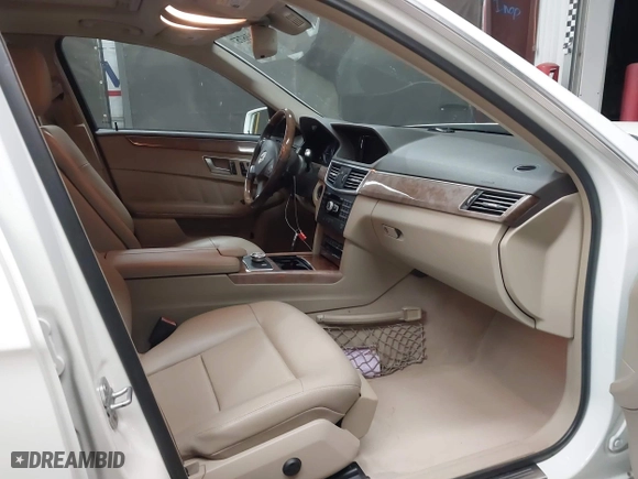 2012 Mercedes-Benz E-Class E 350 Luxury with VIN WDDHF5KB9CA548550, listed as a IAAI auction lot 41626757 with 125,402 mi miles. Bid and sale history available at carsss.com. Image 5.