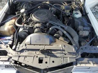 1985 Cadillac Eldorado z VIN 1G6EL5787FE663828, wystawiony jako Copart lot #47460755 z przebiegiem 91 853 mil mil oraz Tytuł czysty. Historia ofert i sprzedaży dostępna na DreamBid. Obrazek 11.