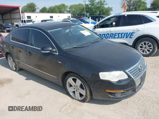 2007 Volkswagen Passat Wolfsburg Edition z VIN WVWAK73C77P122031, wystawiony jako IAAI lot #42476890 z przebiegiem 180 783 mil mil oraz . Historia ofert i sprzedaży dostępna na DreamBid. Obrazek 1.
