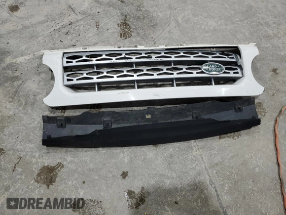 2011 Land Rover LR4 Lux with VIN SALAK2D46BA585602, listed as a Copart auction lot 54213545 with 200,777 mi miles and Salvage title. Bid and sale history available at DreamBid. Image 13.
