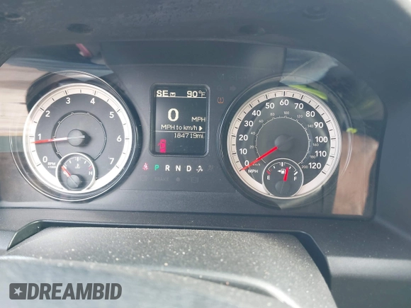 2017 Ram 1500 SLT z VIN 1C6RR6GG8HS747159, wystawiony jako IAAI lot #40783594 z przebiegiem 184 719 mil mil oraz . Historia ofert i sprzedaży dostępna na DreamBid. Obrazek 7.