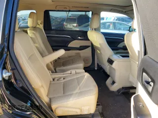 2016 Toyota Highlander Hybrid Limited with VIN 5TDDCRFH0GS019973, listed as a Copart auction lot 43811134 with 112,461 mi miles. Bid and sale history available at carsss.com. Image 11.
