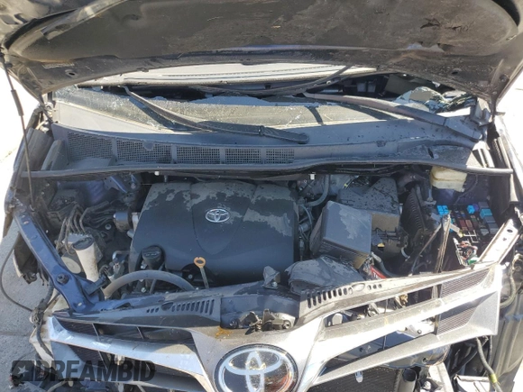 2018 Toyota Sienna XLE Auto Access Seat с VIN 5TDYZ3DC7JS915179, выставлен на аукционе Copart как лот 58565195 с пробегом Не указан миль и Списание • Salvage title. История ставок и продаж доступна на DreamBid. Изображение 12.