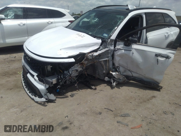 2022 Kia Sorento SX Prestige with VIN 5XYRK4LF3NG085989, listed as a IAAI auction lot 42335772 with 76,933 mi miles and . Bid and sale history available at DreamBid. Image 6.