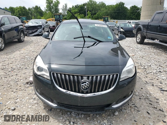 2016 Buick Regal Premium II z VIN 2G4GS5GX9G9166750, wystawiony jako Copart lot #61504015 z przebiegiem 156 258 mil mil oraz Czysty tytuł • Clean title. Historia ofert i sprzedaży dostępna na DreamBid. Obrazek 5.
