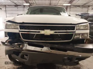 2006 Chevrolet Silverado 1500HD LT1 with VIN 1GCGK13U76F242626, listed as a IAAI auction lot 40786885 with 171,077 mi miles and . Bid and sale history available at DreamBid. Image 13.