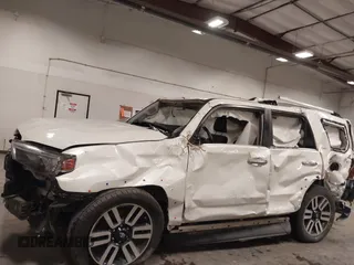 2018 Toyota 4Runner SR5 z VIN JTEBU5JR6J5534398, wystawiony jako IAAI lot #41169374 z przebiegiem 94 137 mil mil oraz . Historia ofert i sprzedaży dostępna na DreamBid. Obrazek 6.