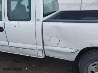 2003 Chevrolet Silverado 1500 Work Truck with VIN 2GCEC19XX31120402, listed as a IAAI auction lot 41638819 with 186,034 mi miles. Bid and sale history available at carsss.com. Image 6.