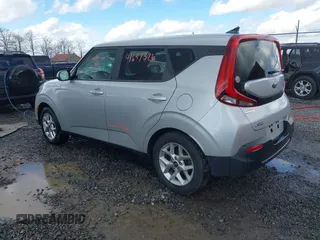 2020 Kia Soul S with VIN KNDJ23AU7L7021232, listed as a IAAI auction lot 41637326 with 87,689 mi miles. Bid and sale history available at carsss.com. Image 3.