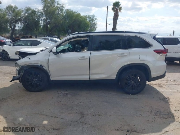 2019 Toyota Highlander SE with VIN 5TDKZRFHXKS308146, listed as a IAAI auction lot 41556837 with 52,555 mi miles. Bid and sale history available at carsss.com. Image 14.