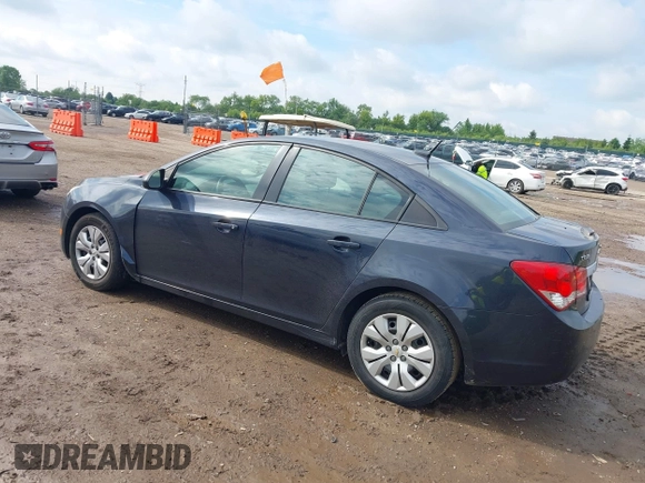 2014 Chevrolet Cruze LS z VIN 1G1PA5SG3E7286517, wystawiony jako IAAI lot #42427439 z przebiegiem 189 364 mil mil oraz . Historia ofert i sprzedaży dostępna na DreamBid. Obrazek 3.