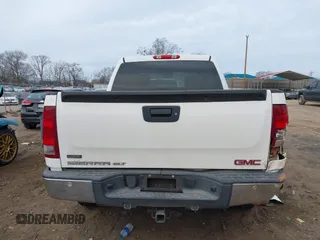 2010 GMC Sierra 1500 SLT z VIN 3GTRCWE00AG287606, wystawiony jako IAAI lot #41406243 z przebiegiem 218 866 mil mil oraz . Historia ofert i sprzedaży dostępna na DreamBid. Obrazek 17.