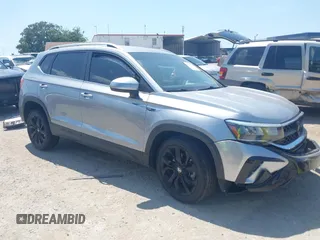 2022 Volkswagen Taos SE с VIN 3VVRX7B29NM092290, выставлен на аукционе IAAI как лот 42302798 с пробегом 37 104 миль миль и . История ставок и продаж доступна на DreamBid. Изображение 1.