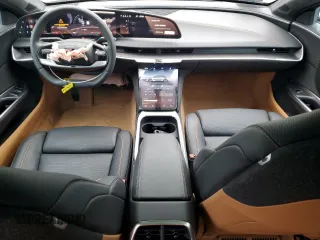2025 Lucid Air Touring z VIN 50EA1TEA6SA006821, wystawiony jako Copart lot #53298645 z przebiegiem 470 mil mil oraz Szkody całkowita. Historia ofert i sprzedaży dostępna na DreamBid. Obrazek 8.