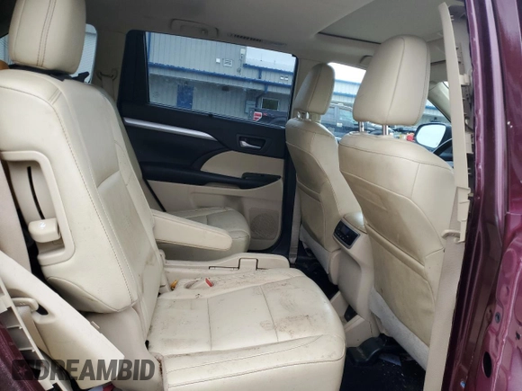 2018 Toyota Highlander SE z VIN 5TDJZRFH0JS857493, wystawiony jako Copart lot #57224495 z przebiegiem 111 862 mil mil oraz Szkoda całkowita • Salvage title. Historia ofert i sprzedaży dostępna na DreamBid. Obrazek 11.