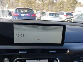 2024 Genesis GV60 z VIN KMUKEDSBXRU023868, wystawiony jako IAAI lot #41638835 z przebiegiem 2 698 mil mil oraz . Historia ofert i sprzedaży dostępna na DreamBid. Obrazek 19.