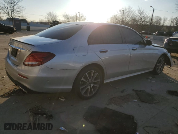 2018 Mercedes-Benz E 300 с VIN WDDZF4KBXJA385404, выставлен на аукционе Copart как лот 48992845 с пробегом 134 552 миль миль и На запчасти • Non repairable. История ставок и продаж доступна на DreamBid. Изображение 3.