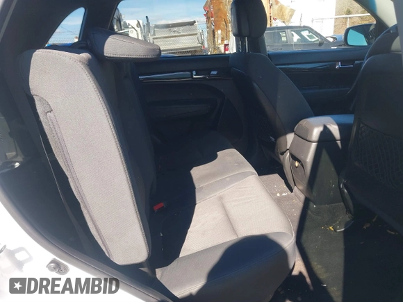 2013 Kia Sorento LX with VIN 5XYKTDA23DG387439, listed as a IAAI auction lot 41675984 with 147,703 mi miles. Bid and sale history available at carsss.com. Image 8.