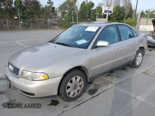 1998 Audi A4 с VIN WAUCB28D5WA136585, выставлен на аукционе IAAI как лот 41713516 с пробегом 219 677 миль миль и . История ставок и продаж доступна на DreamBid. Изображение 2.
