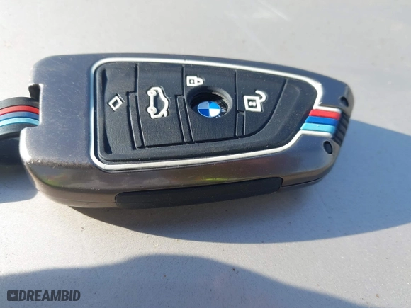 2016 BMW X5 M with VIN 5YMKT6C51G0R79331, listed as a IAAI auction lot 40590865 with 80,772 mi miles. Bid and sale history available at carsss.com. Image 11.