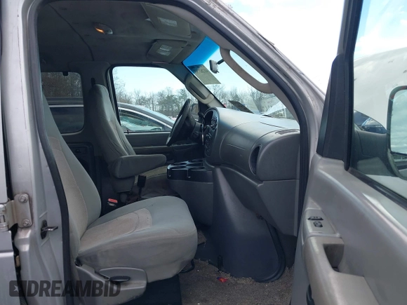 2006 Ford Econoline Passenger XL with VIN 1FBSS31L96DA85262, listed as a IAAI auction lot 41283793 with 325,912 mi miles and . Bid and sale history available at DreamBid. Image 5.