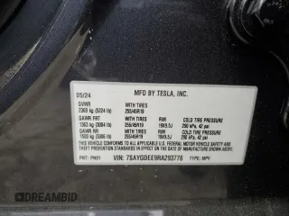 2024 Tesla Model Y Long Range z VIN 7SAYGDEE9RA293776, wystawiony jako Copart lot #51289225 z przebiegiem 12 990 mil mil oraz Szkoda całkowita • Salvage title. Historia ofert i sprzedaży dostępna na DreamBid. Obrazek 12.
