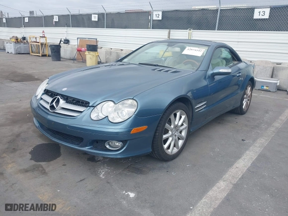 2007 Mercedes-Benz SL-Class 5.5L V8 with VIN WDBSK71F07F133068, listed as a IAAI auction lot 42074542 with 104,503 mi miles. Bid and sale history available at carsss.com. Image 17.